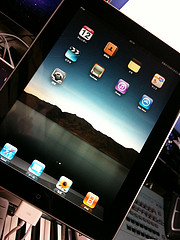 iPad 2 online sales first